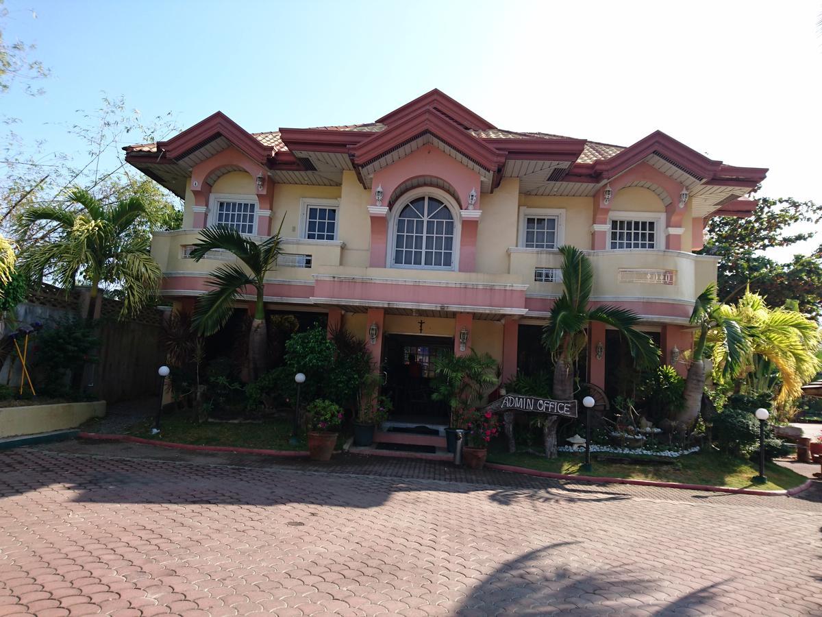 Covelandia Du Labrador Beach Resort Alaminos Exterior photo